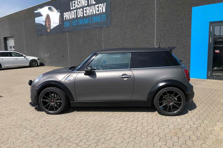 Rød Mini Cooper S fra 2014