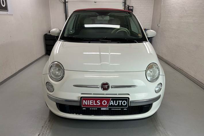 Hvid Fiat 500C fra 2010