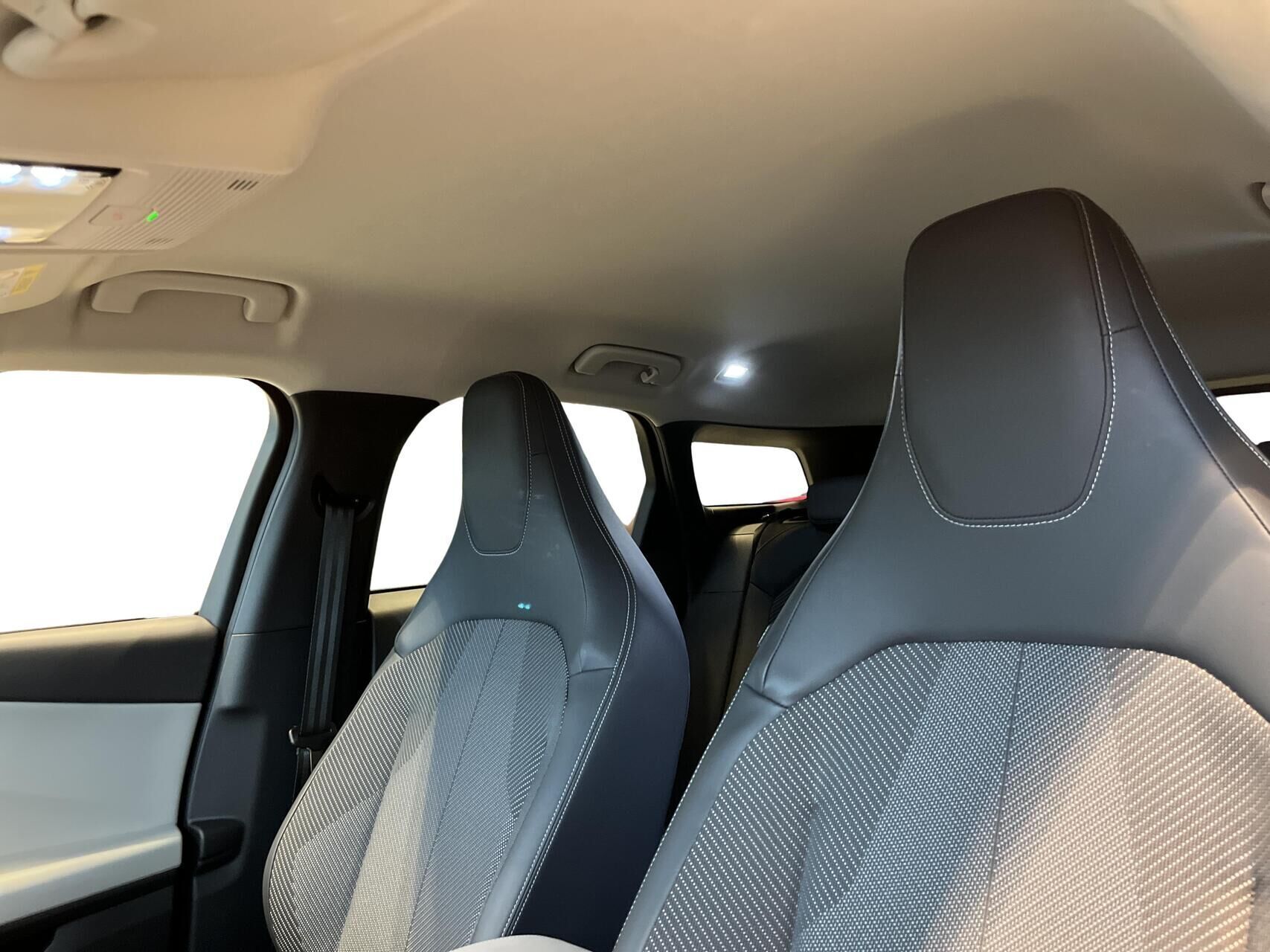 Sort Ford Explorer fra 2025