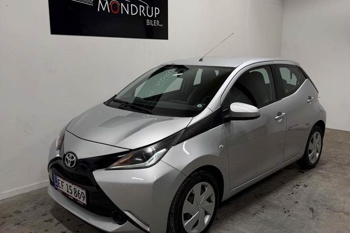 Sølv Toyota Aygo fra 2015