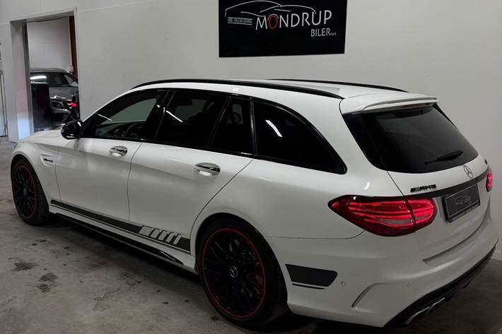 Hvid Mercedes C63 fra 2015