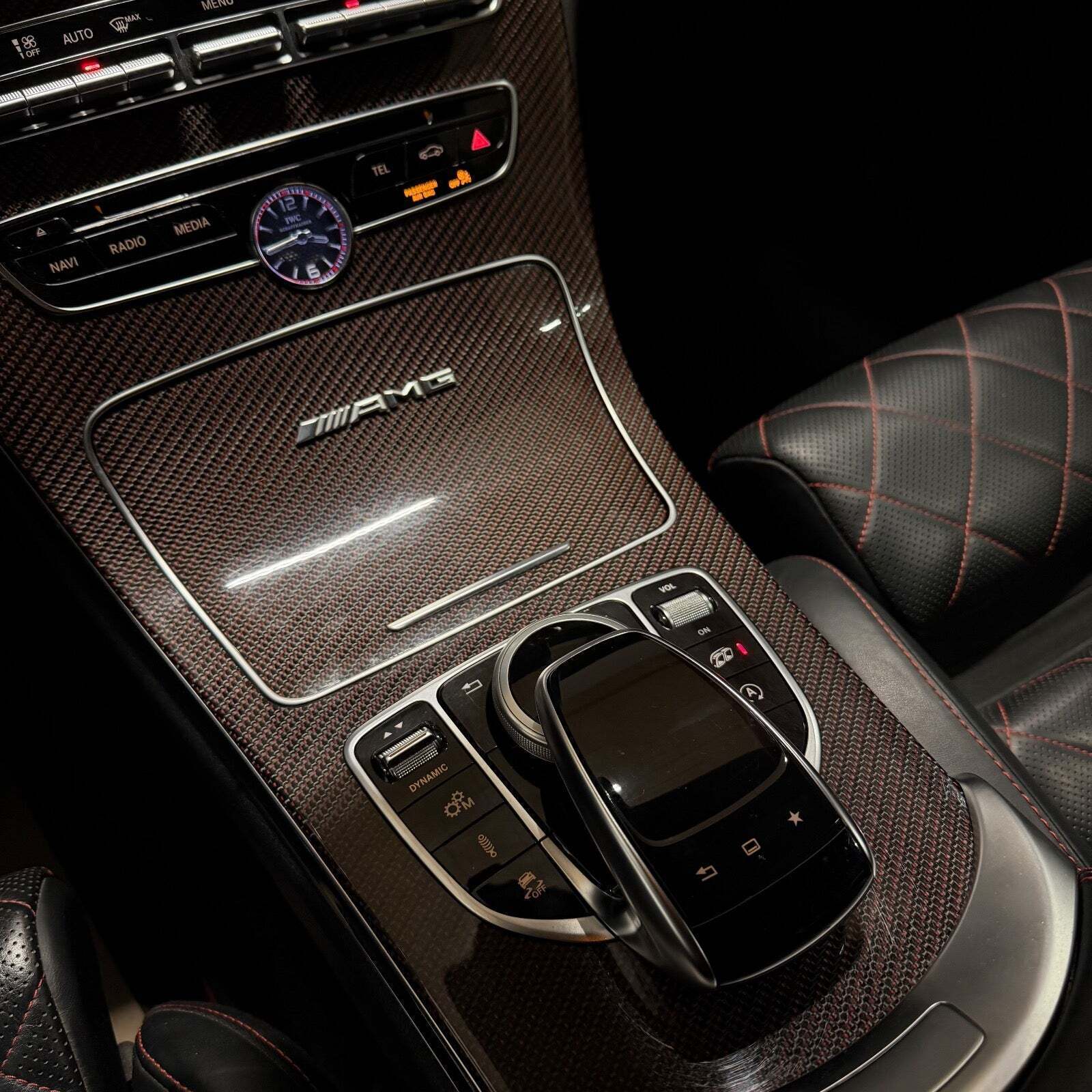 Hvid Mercedes C63 fra 2015