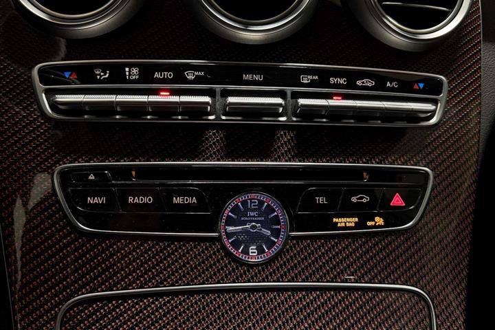 Hvid Mercedes C63 fra 2015