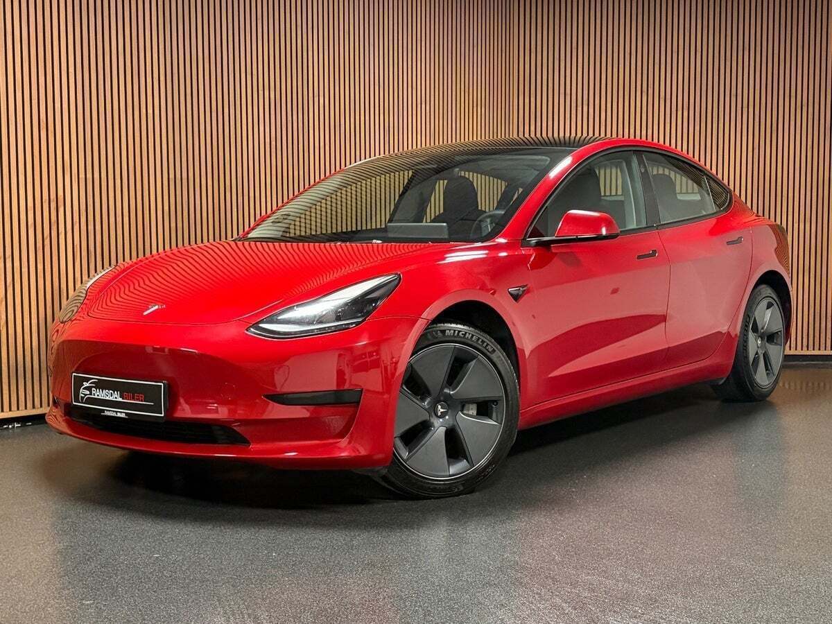 Tesla Model 3 RWD