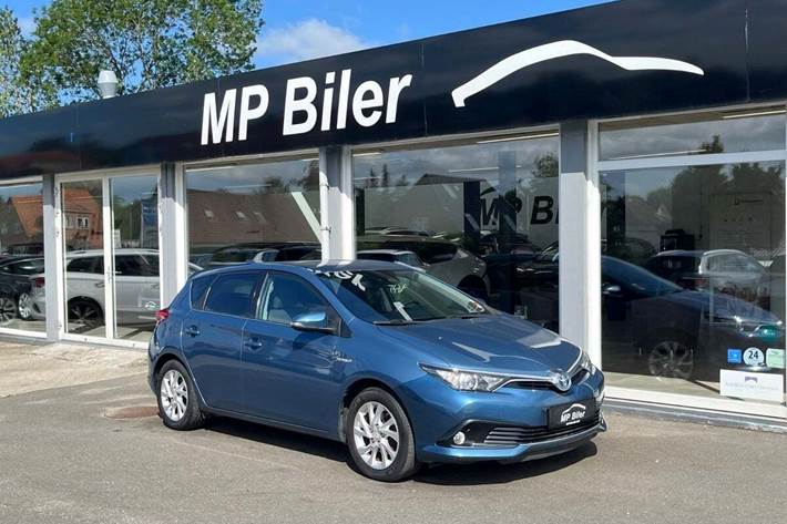 Blå Toyota Auris fra 2016
