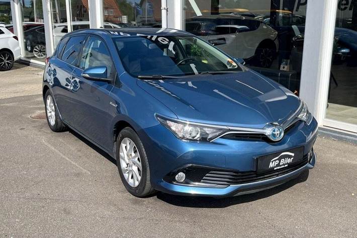 Blå Toyota Auris fra 2016