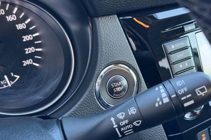 Hvid Nissan Qashqai fra 2020
