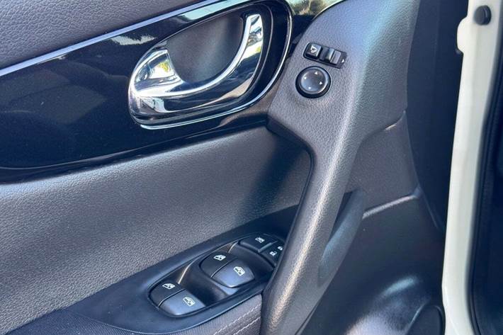 Hvid Nissan Qashqai fra 2020