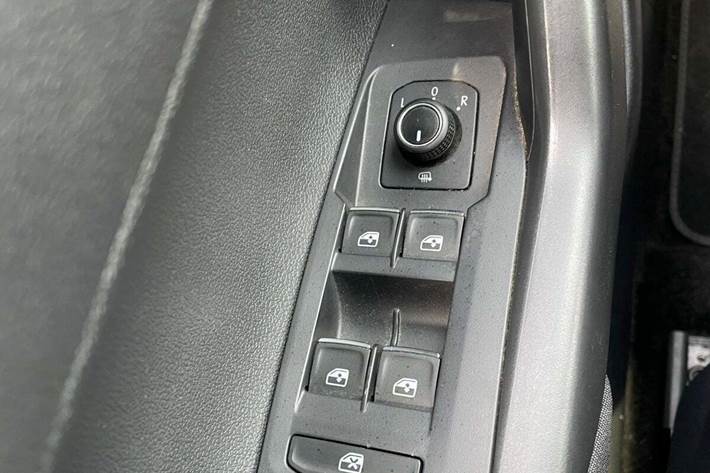 Sølv VW Polo fra 2018