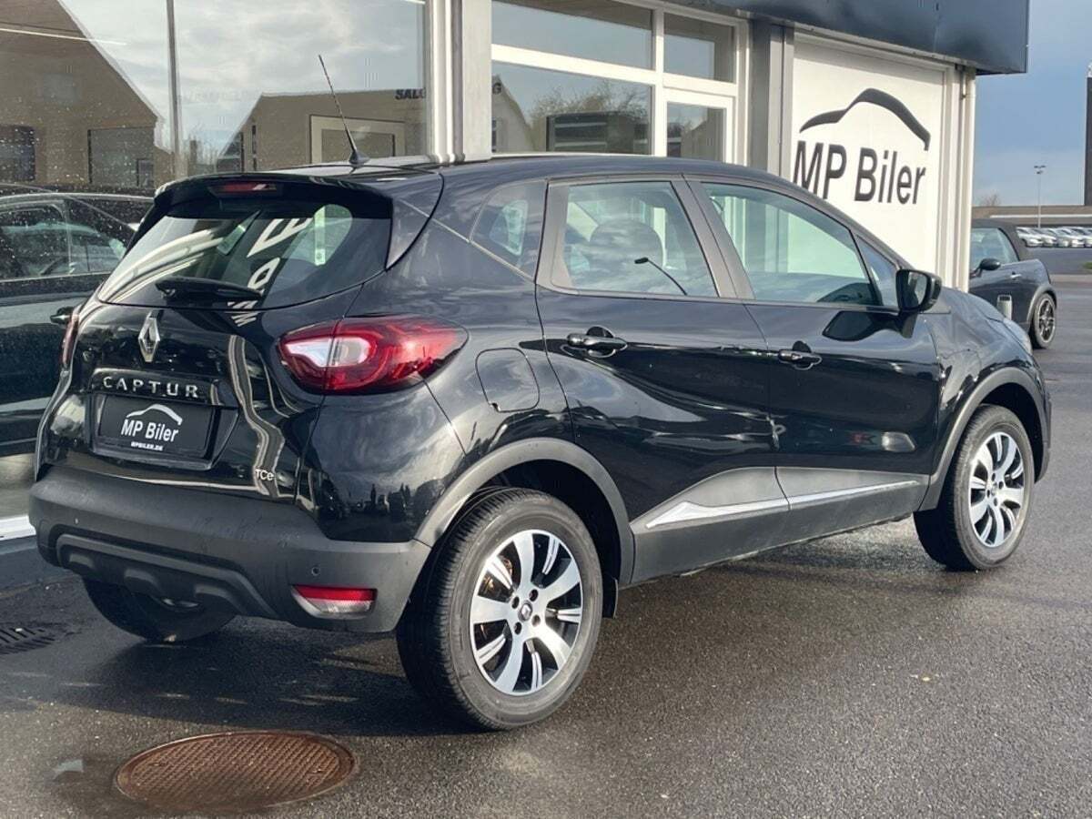 Sort Renault Captur fra 2018