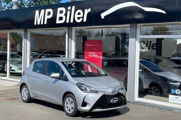 Sølv Toyota Yaris fra 2019
