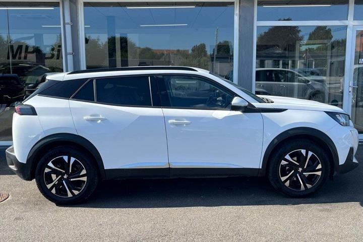 Hvid Peugeot 2008 fra 2020