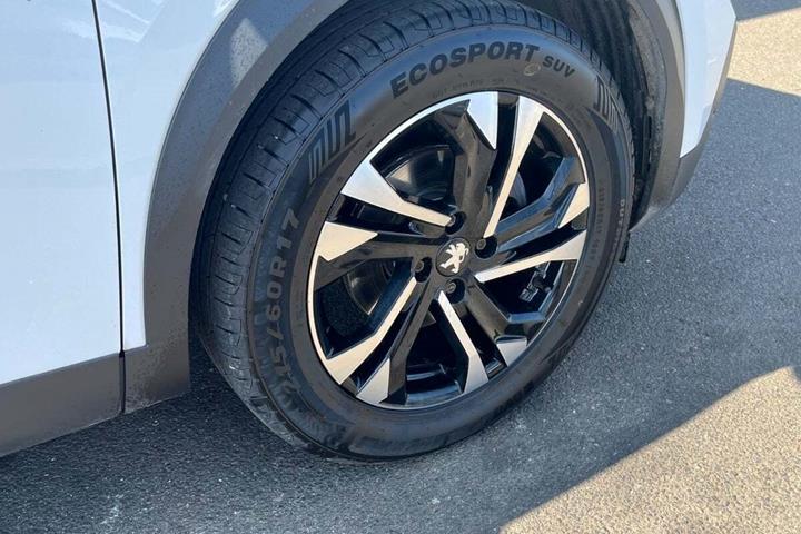 Hvid Peugeot 2008 fra 2020
