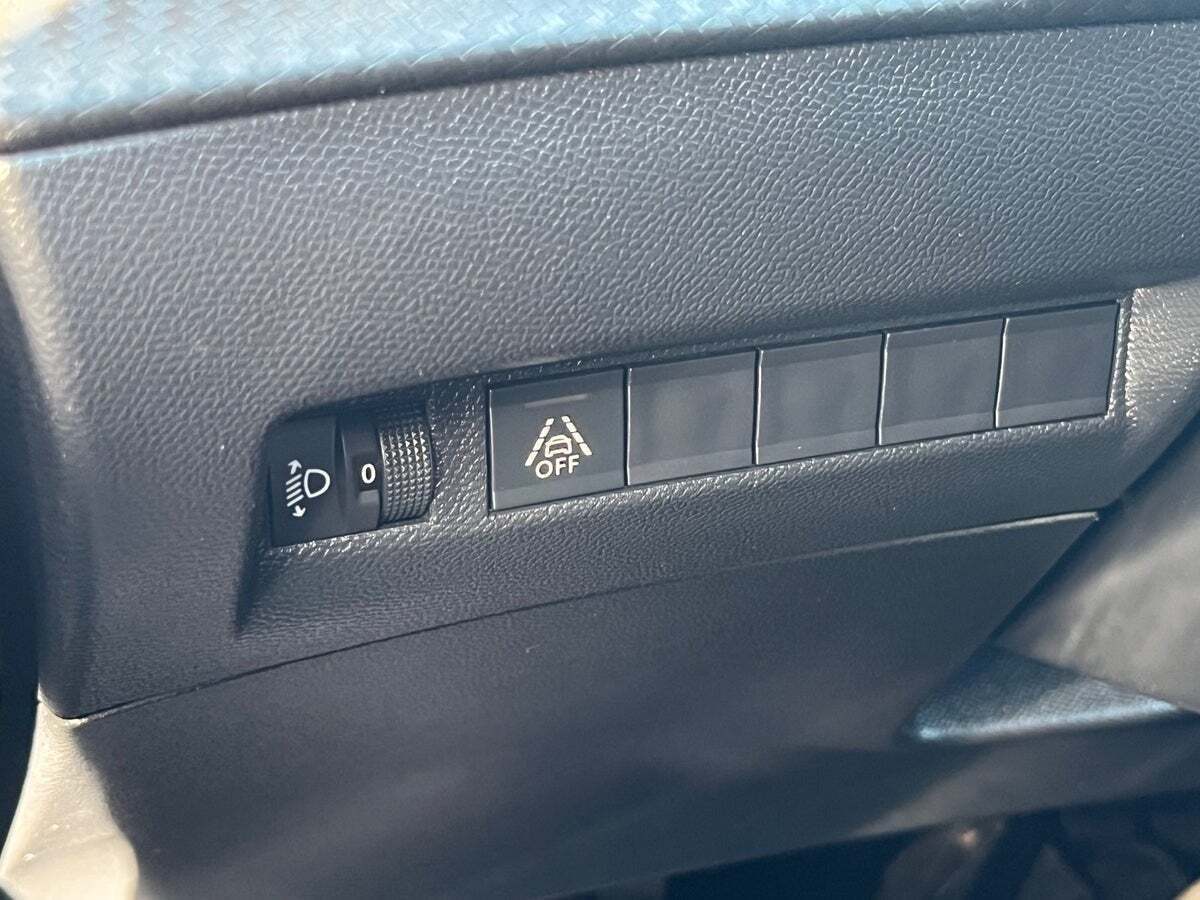 Hvid Peugeot 2008 fra 2020