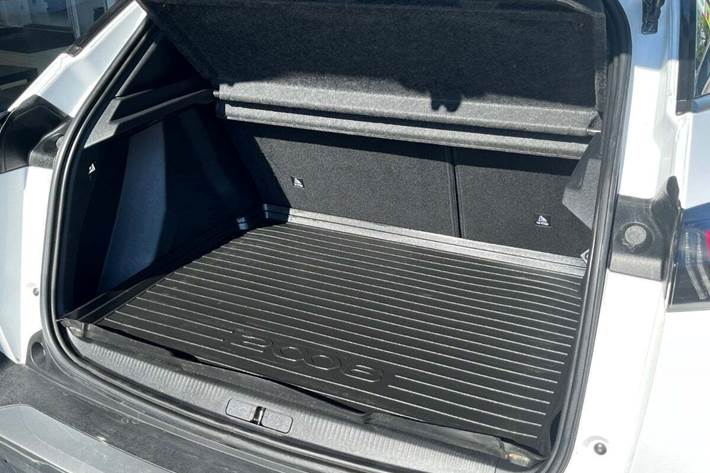 Hvid Peugeot 2008 fra 2020