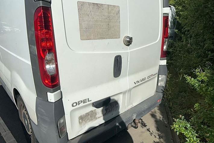 Grøn Opel Vivaro fra 2014