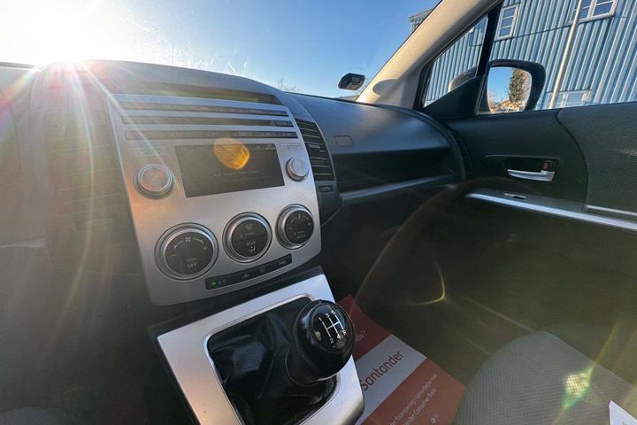 undefined Mazda 5 fra 2007 set indefra