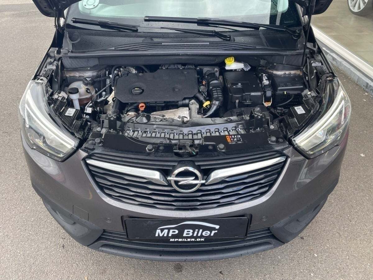 Grå Opel Crossland X fra 2019