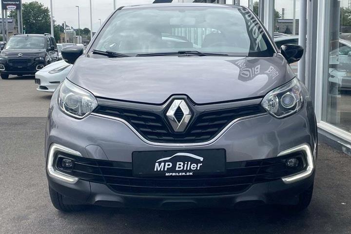 Grå Renault Captur fra 2019