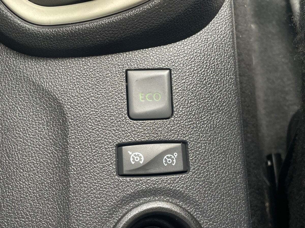 Grå Renault Captur fra 2019