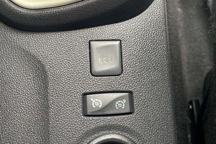 Grå Renault Captur fra 2019