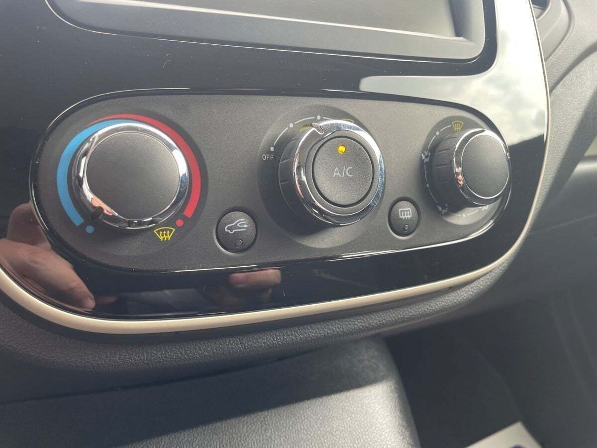 Grå Renault Captur fra 2019