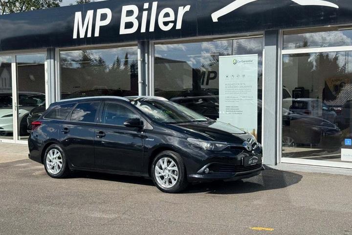 Sort Toyota Auris fra 2016 set udefra