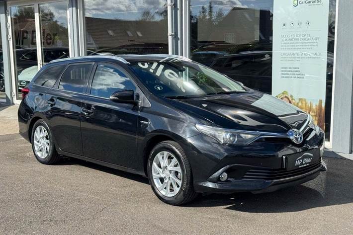Sort Toyota Auris fra 2016