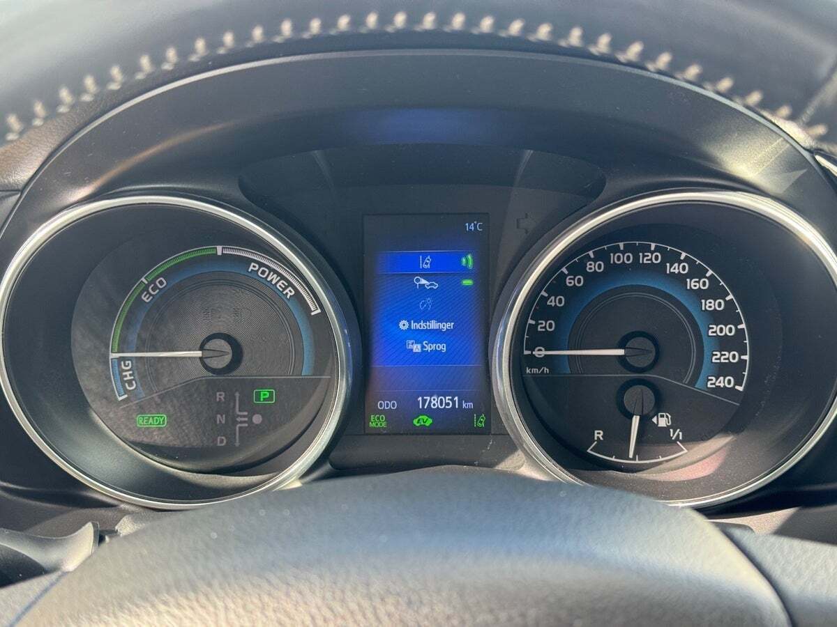 Sort Toyota Auris fra 2016