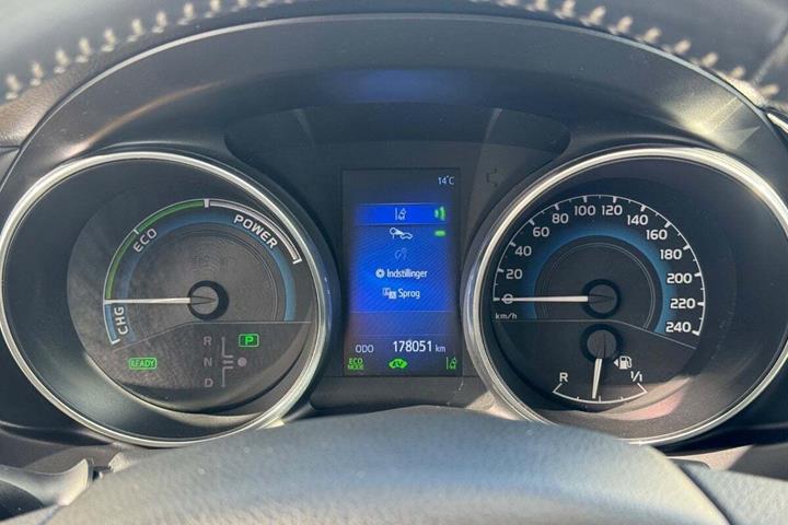 Sort Toyota Auris fra 2016