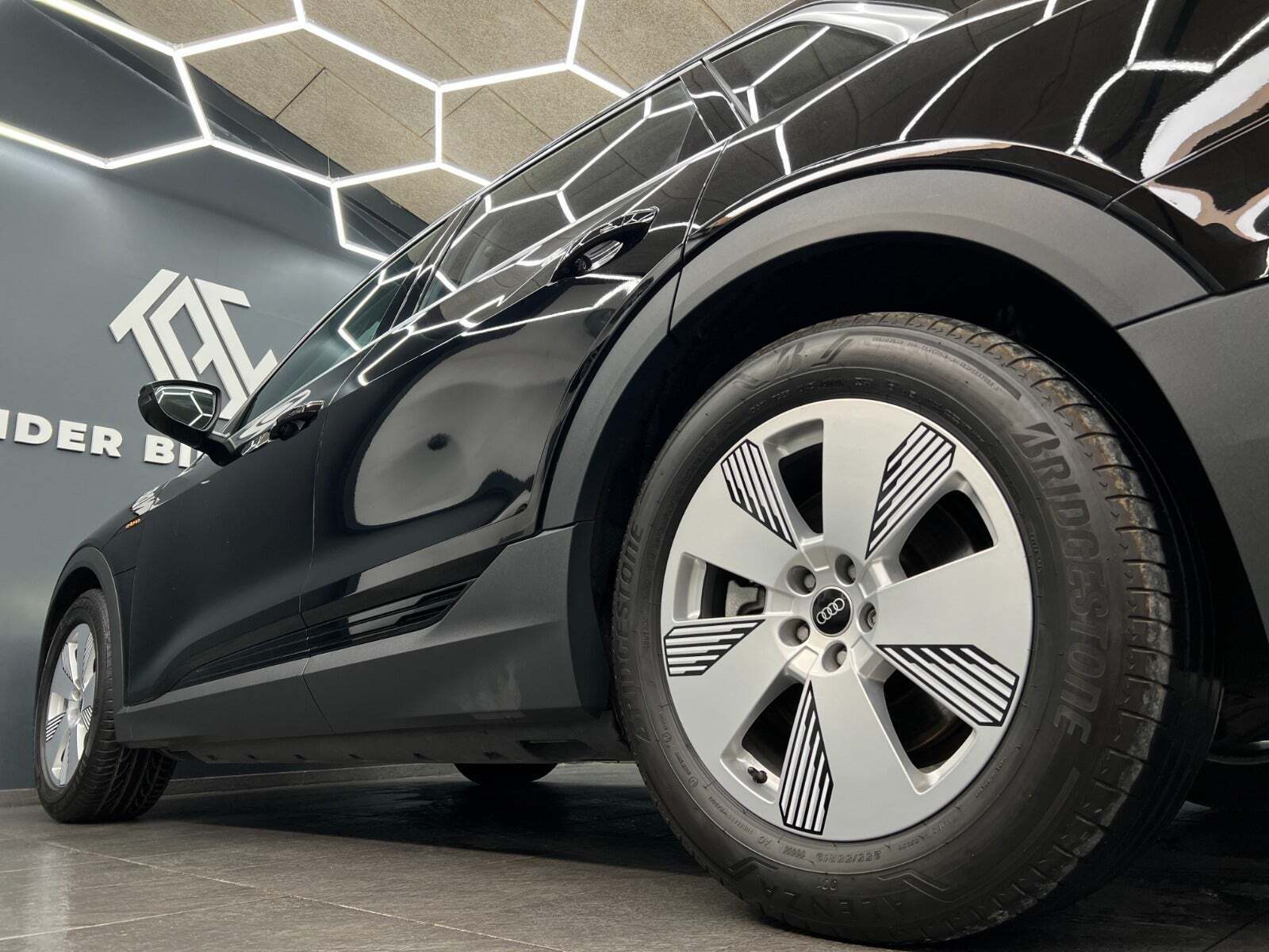 Sort Audi e-tron fra 2022