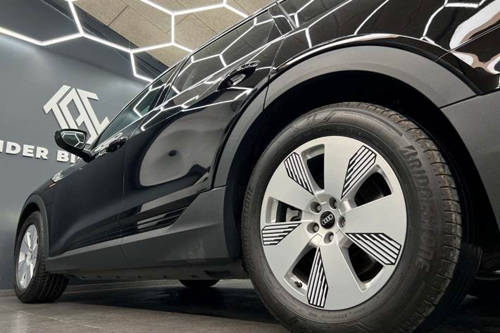 Sort Audi e-tron fra 2022