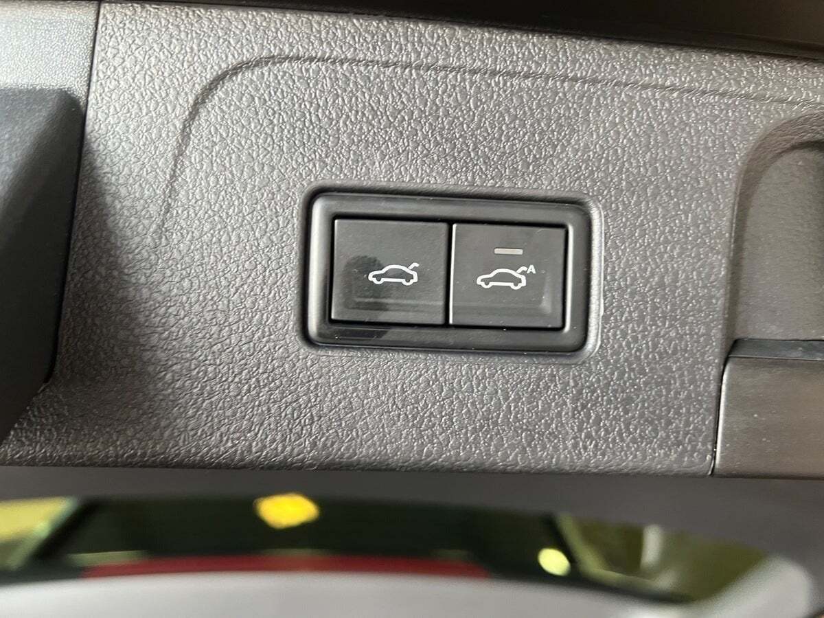 Sort VW Passat fra 2021