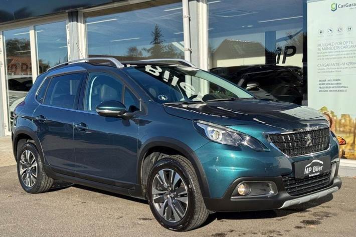 Blå Peugeot 2008 fra 2018