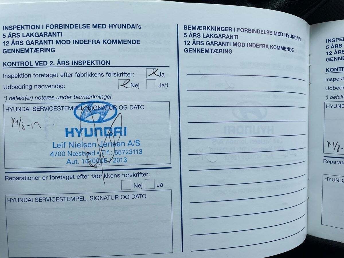 Rød Hyundai i10 fra 2011