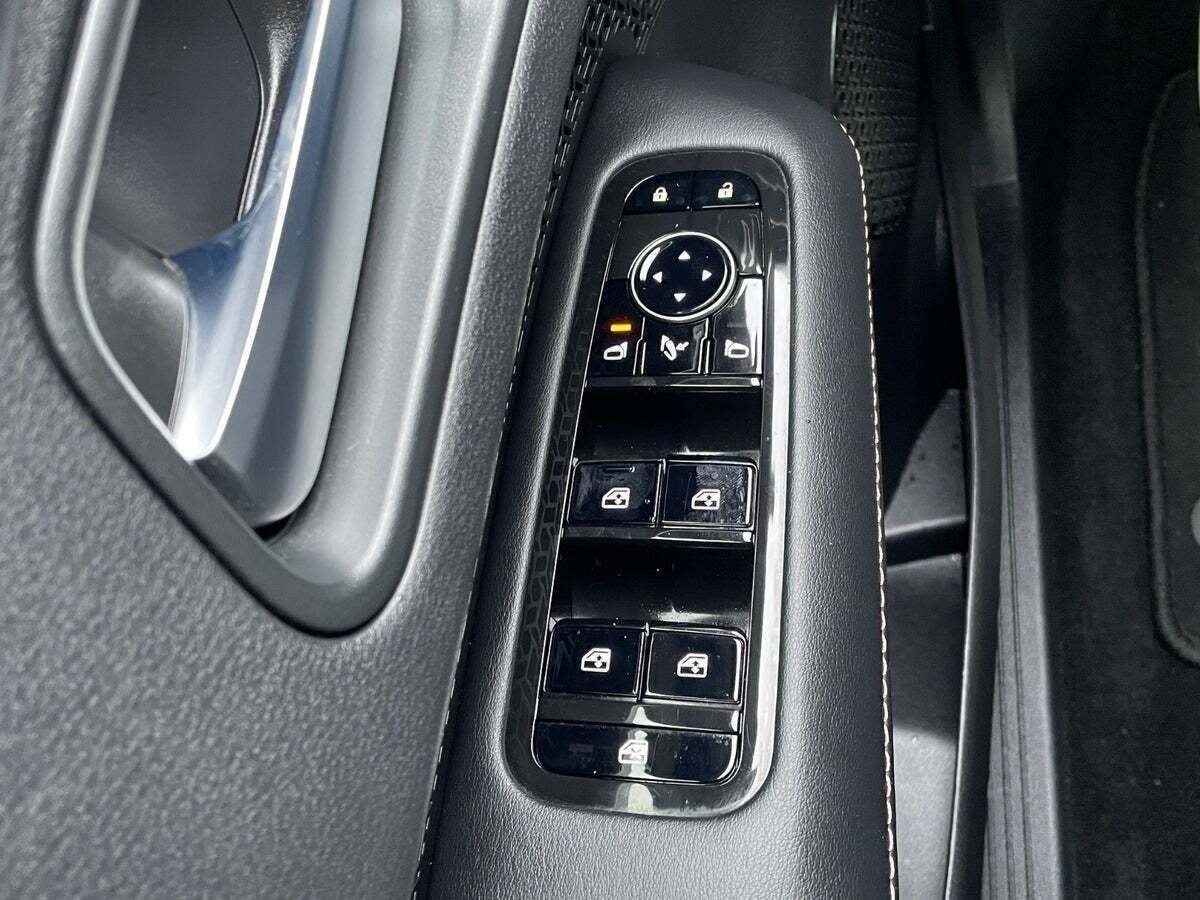 Grå Nissan Ariya fra 2024