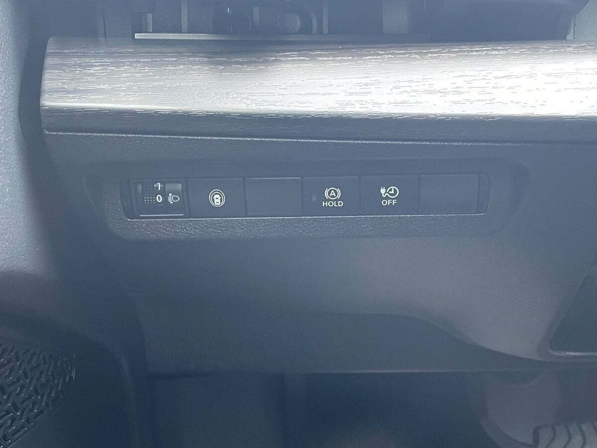 Grå Nissan Ariya fra 2024