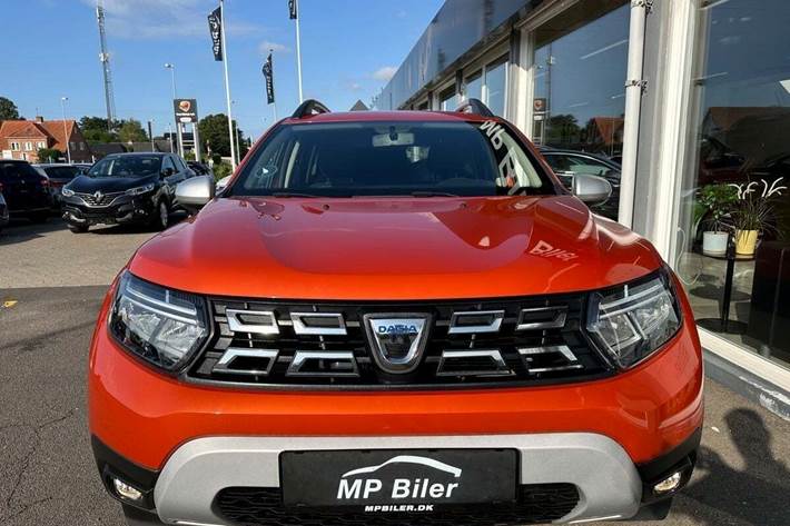 Bronze Dacia Duster fra 2021 set udefra