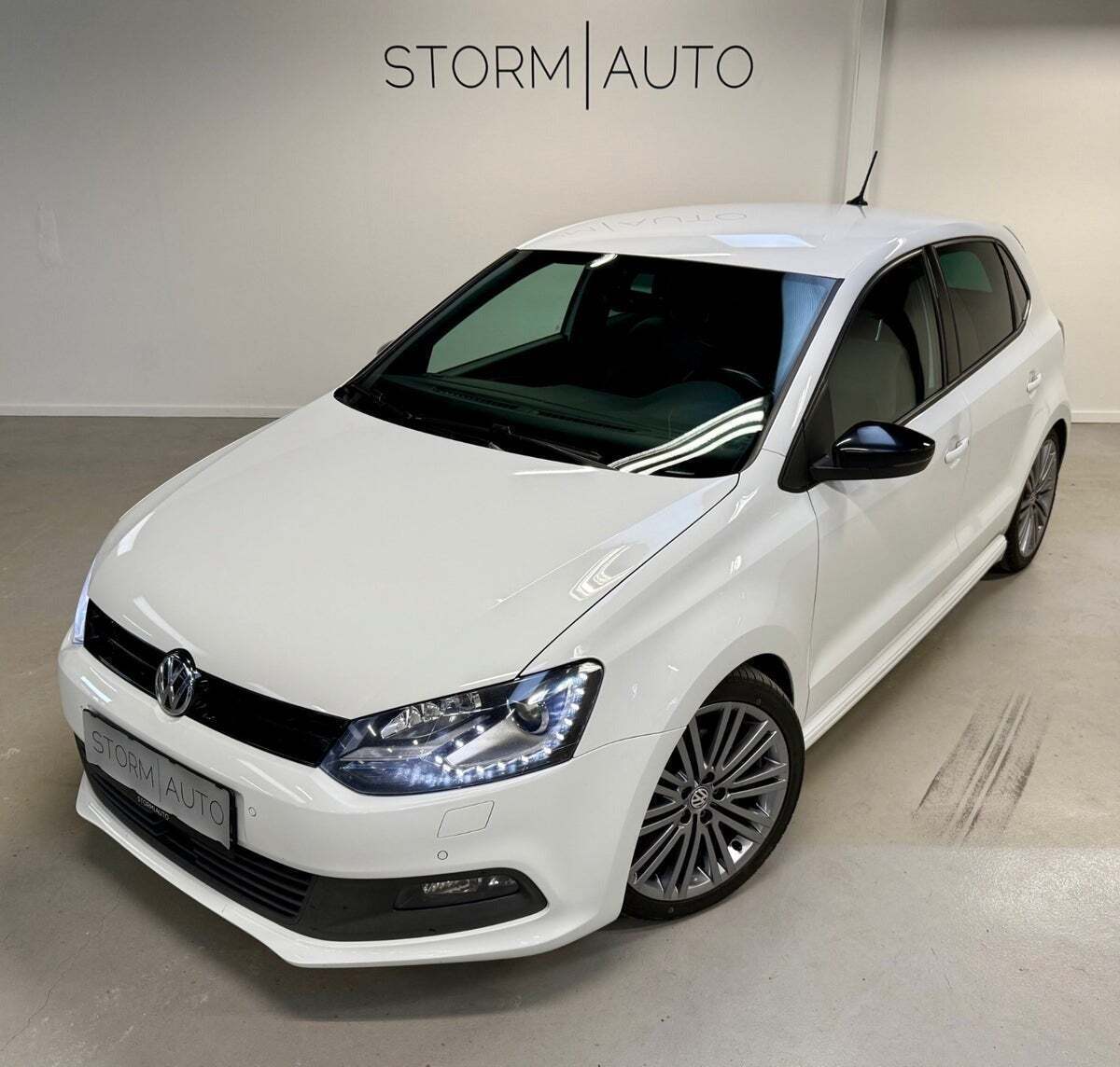 Hvid VW Polo fra 2017