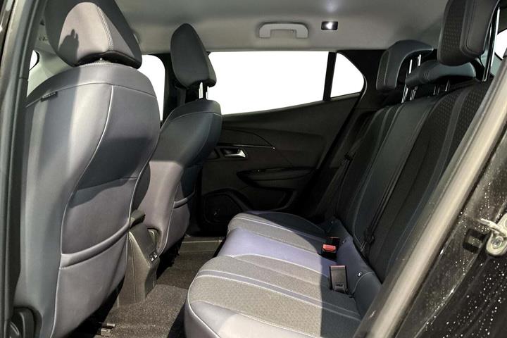 Sort Peugeot 2008 fra 2024