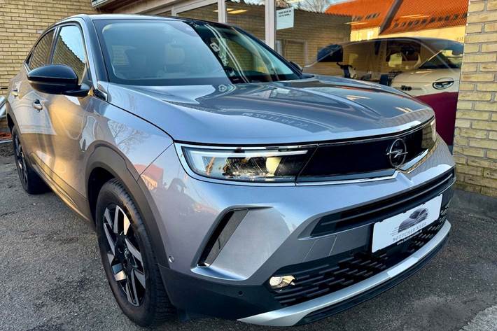 Sølv Opel Mokka-e fra 2023