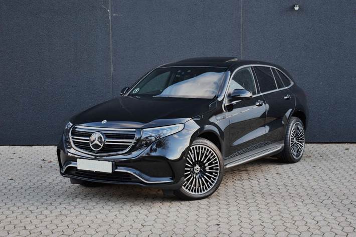 Sort Mercedes EQC400 fra 2021 set udefra
