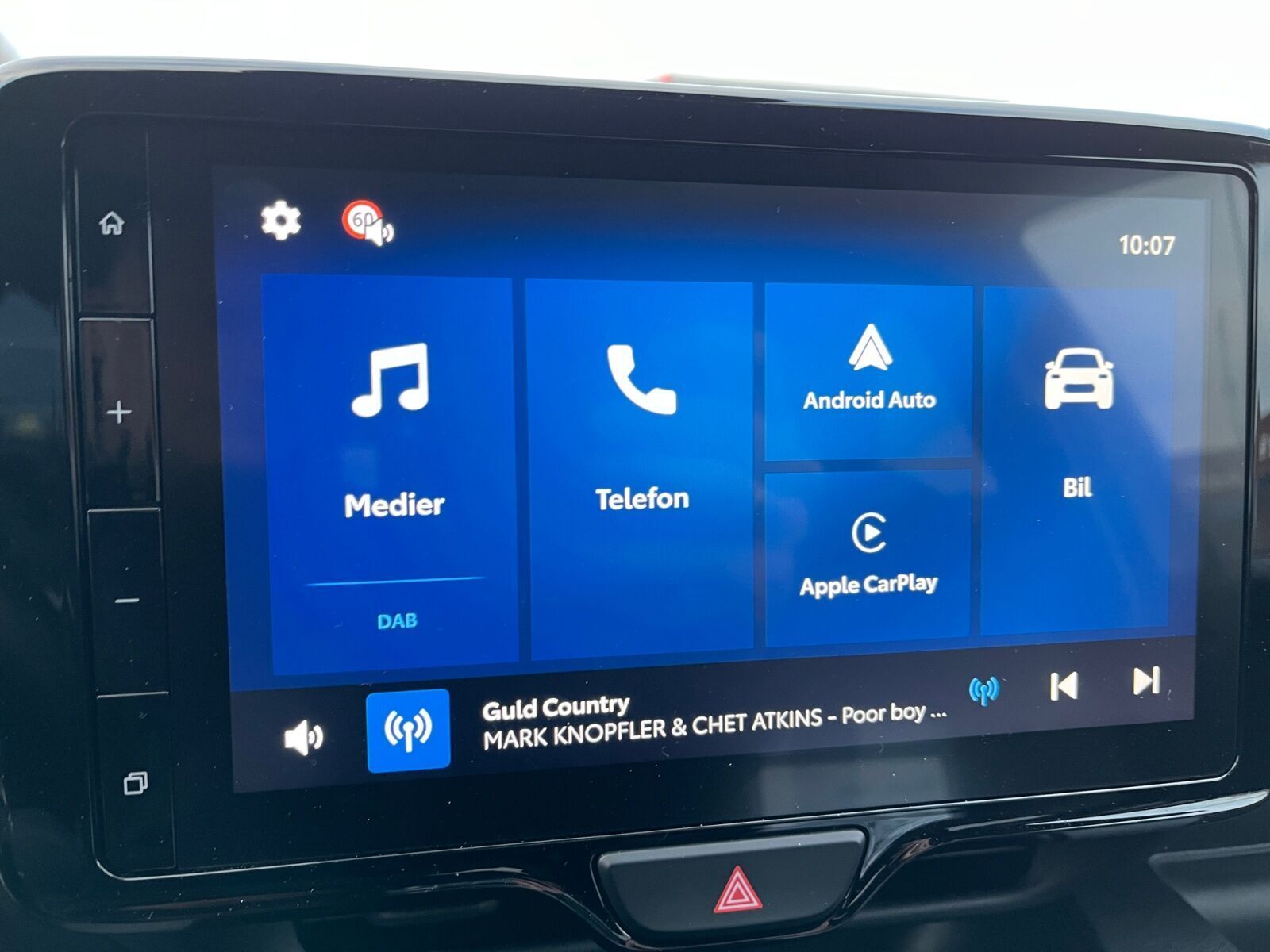 Hvid Toyota Yaris fra 2024