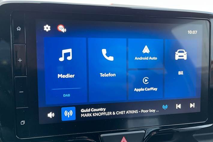 Hvid Toyota Yaris fra 2024