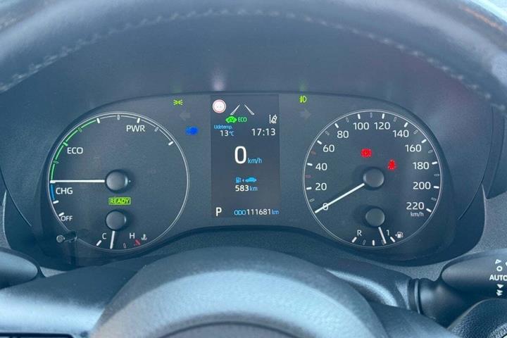 Blå Toyota Yaris fra 2021