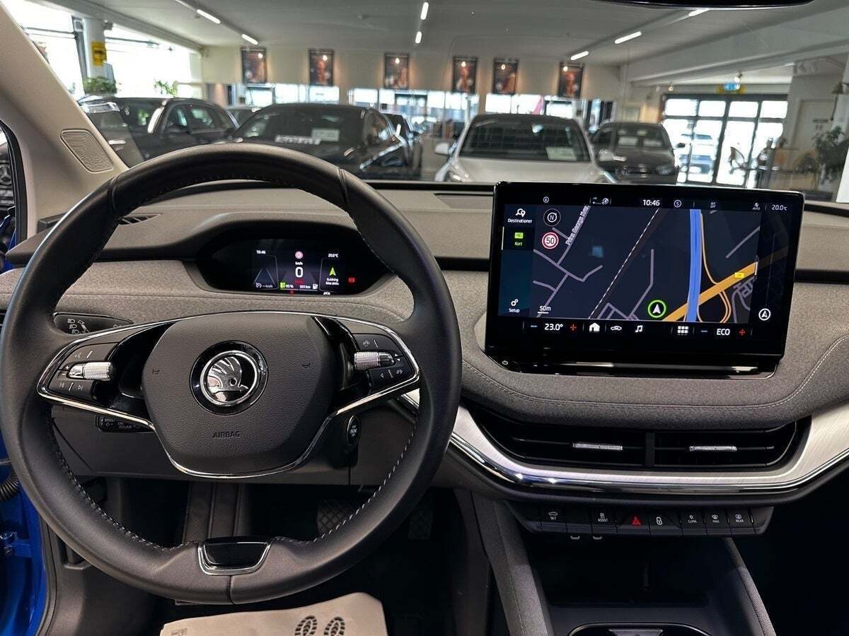 Blå Skoda Enyaq fra 2022