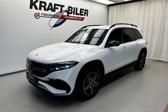 Hvid Mercedes EQB350 fra 2023 set udefra