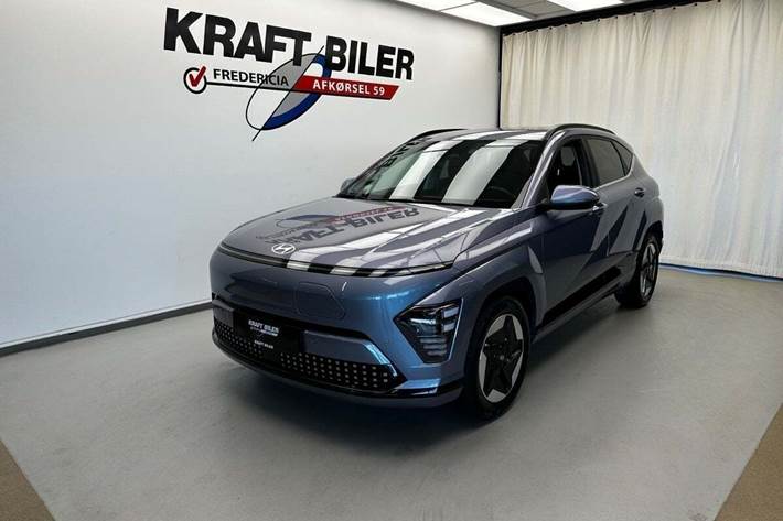 Grå Hyundai Kona fra 2024 set udefra