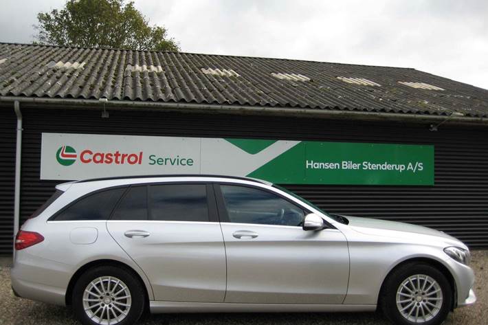 Sølv Mercedes C200 fra 2015