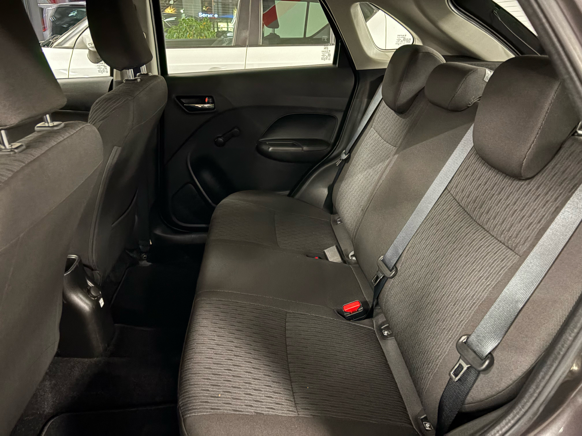 Grå Suzuki Baleno fra 2020